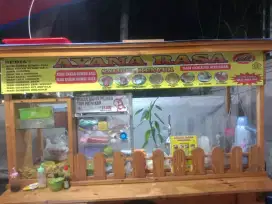 Grobak kayu atau booth