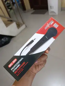Mic Advance MC884