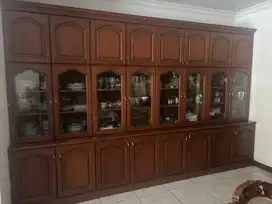 lemari hias tinggi 3 meter panjang 4 meter