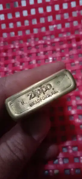 korek merk zippo