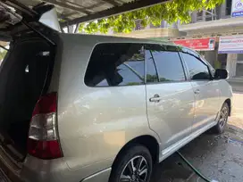 INNOVA G MATIC DIESEL/SOLAR 2010