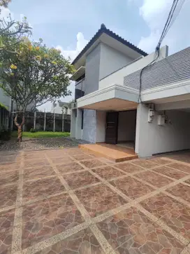 Rumah Bagus dan Luas di kawasan Kemang Bangka Jakarta Selatan