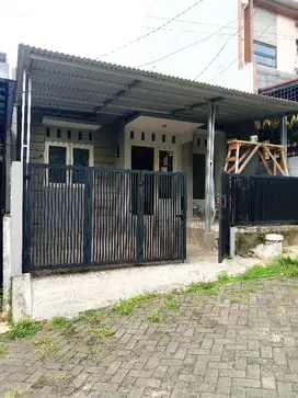 Rumah Bagus Siap Huni Dalam Komplek di Pamulang Tangerang Selatan