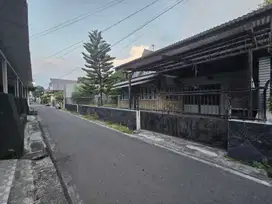 Rumah Hitung Tanah Strategis Dekat Jalan Yos Sudarso Serengan Solo