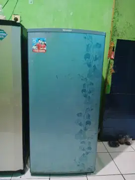 Di jual kulkas Sharp 1 pintu
