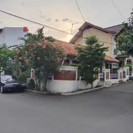 Disewakan Rumah Hook di Perumahan Bumi Daya Cinere