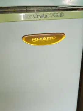 Kulkas 1 pintu sharp originil watt kecil siap pakai