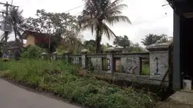 Dijual tanah bentuk kotak sudah pagar keliling di Sindang Barang Jero