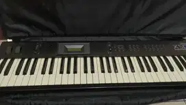 Korg X5D synthesizer