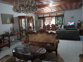Rumah Pinggir Jalan Besar Dijual di Area Tebet