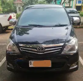 Kijang innova V matic 2009/2010