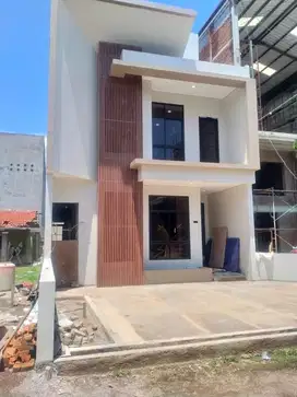 Rumah Baru di Komplek Singasana Pradana.