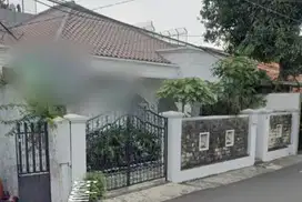 Rumah Tanah Luas di Simprug Kebayoran Lama Dekat Senayan BlokM busway