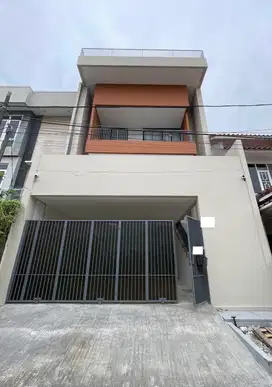 SS2409- Murah! Dijual Rumah Brand New Siap Huni Minimalis di Pulomas