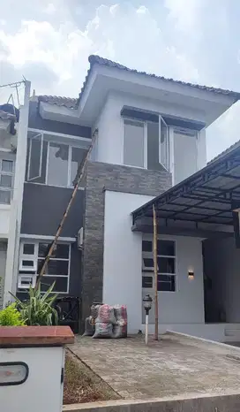 BU RUMAH LIKE NEW BEBAS BANJIR DEKAT TOL LEGENDA WISATA CIBUBUR