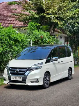 Jual Cash Nissan Serena 2.0 HWS 4x2 AT 2019