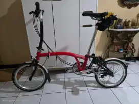 Sepeda lipat Brompton M6L Merah