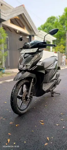 BEAT DELUXE MULUS DP 500 KM 15RB