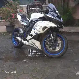 ZX -25R . Mesin pembuatan 2022. Pembelian/pemakaian 2023 ..