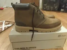 Preloved sepatu boots Clarks Original Baru 1x pakai,mulus bgd.