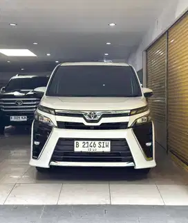 Toyota Voxy 2.0 2019 December Automatic Putih Metalik Vieta Motor