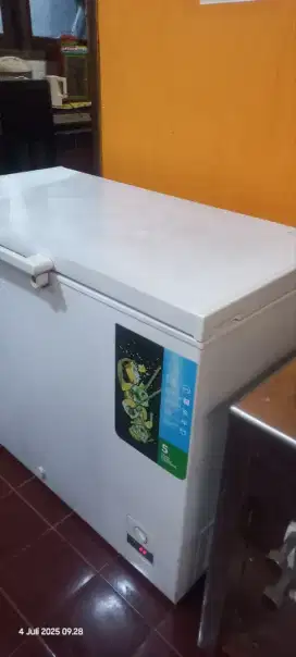 SPECIAL PRICE WEEK END INI,Freezer Box RSA
Kapasitas 310 Liter