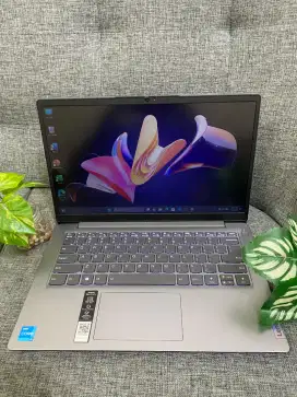 Laptop lenovo core i3 gen 11. Ram 8 , keyboard backlight