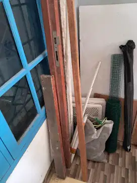 Pintu kayu kamar dan kusen