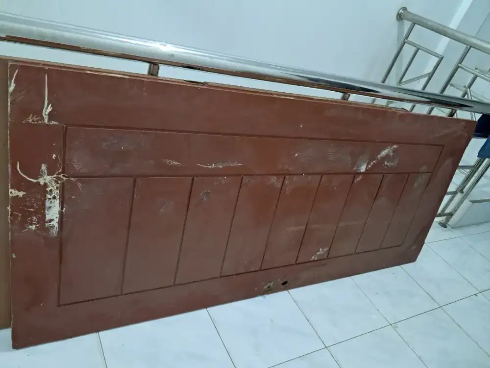 Pintu kayu kamar dan kusen