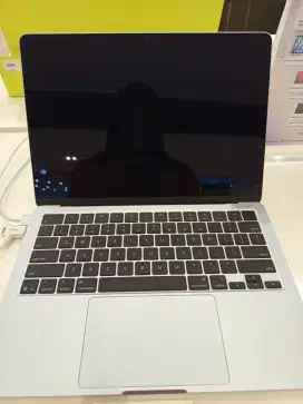 SEGAMPANG ITU MILIKIN MACBOOK AIR 13 16/256 GB Gratisss cicilan 2x