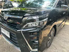 Toyota Voxy 2.0 AT