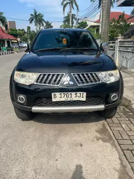 Mitsubishi pajero exceed 2012 at