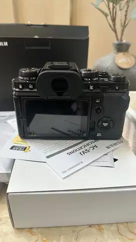 Jual murah kamera X-T4 mirrorless Hitam