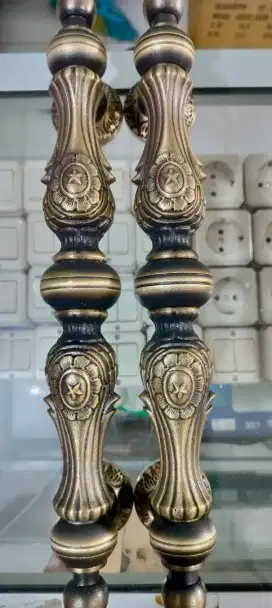 Tarikan pintu Kuningan (4 tongkat)