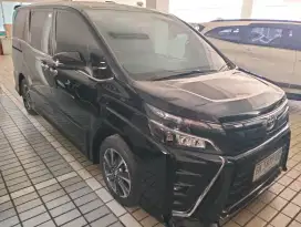 Toyota Voxy 2,0 A/T thn 2018