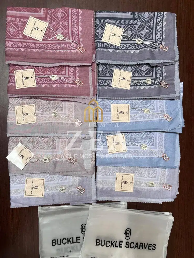 Grosir jilbab buckle motif plat pouch