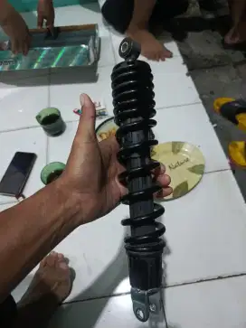 Shok belakang Vario 160