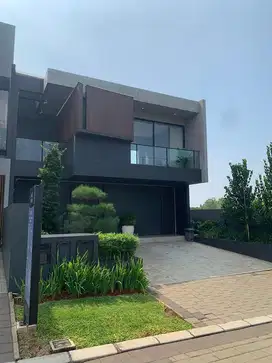 BANTING HARGA rumah mewah di kawasan Elite akses strategis dekat