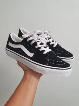Vans Sk8-Low Black & White Size 40.5 (26 cm)