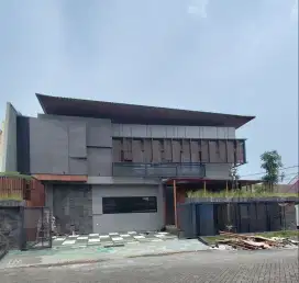 Manyar - bisa KPR‼️Jual Rumah Mewah baru dekat Pakuwon city