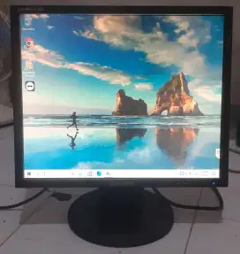 Lcd monitor 17 kotak merk SAMSUNG normal