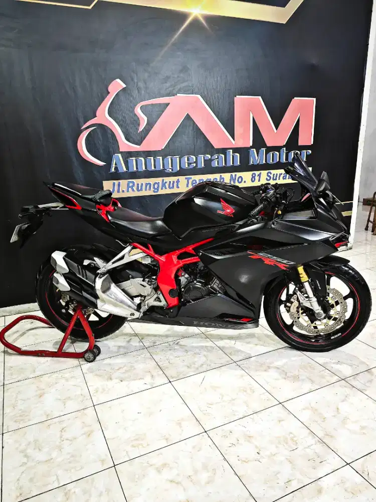 Cbr250rr  black mate 3 km.18rb super 2019 gass. Anugerah motor rungkut
