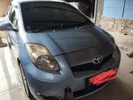 Jualan cepat mobil Yaris THN 2011 manual transmisi