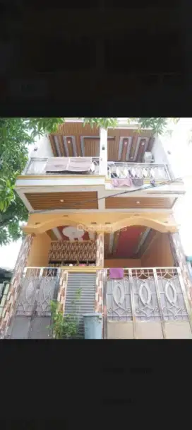Di jual cepat rumah 3 lantai bebas banjir dekat dengan akses tol