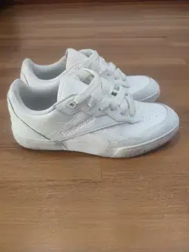 Sepatu Reebok Putih size 44 insole 28 cm