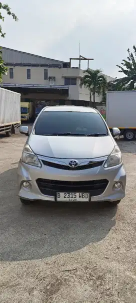 Toyota Avanza Veloz 1.5 at 2013 km low