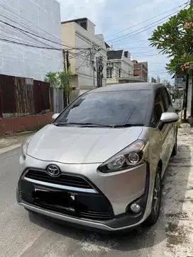 Toyota Sienta 2018
