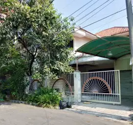 Rumah Darmo Permai Utara STRATEGIS,GARASI, CARPORT
