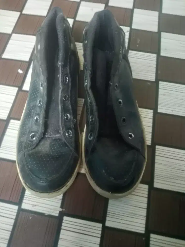 Sepatu size 35 cuma kotor saja