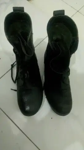 Dijual cepat sepatu pdl